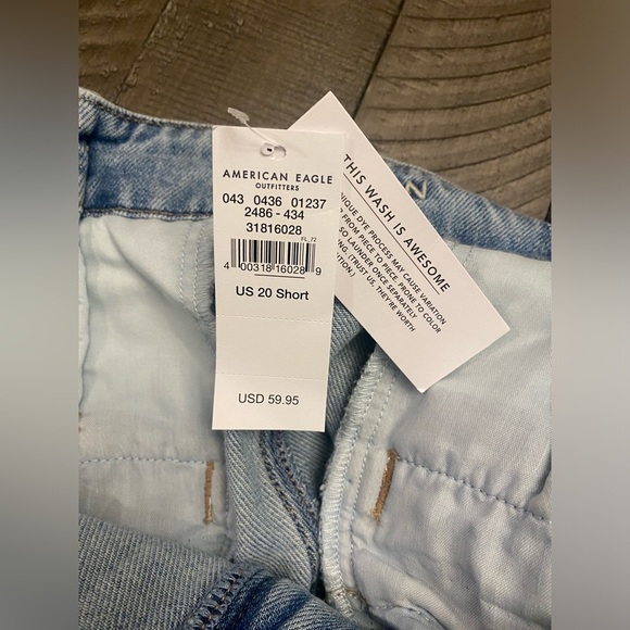 American Eagle highest rise mom jean - Picture 4 of 7